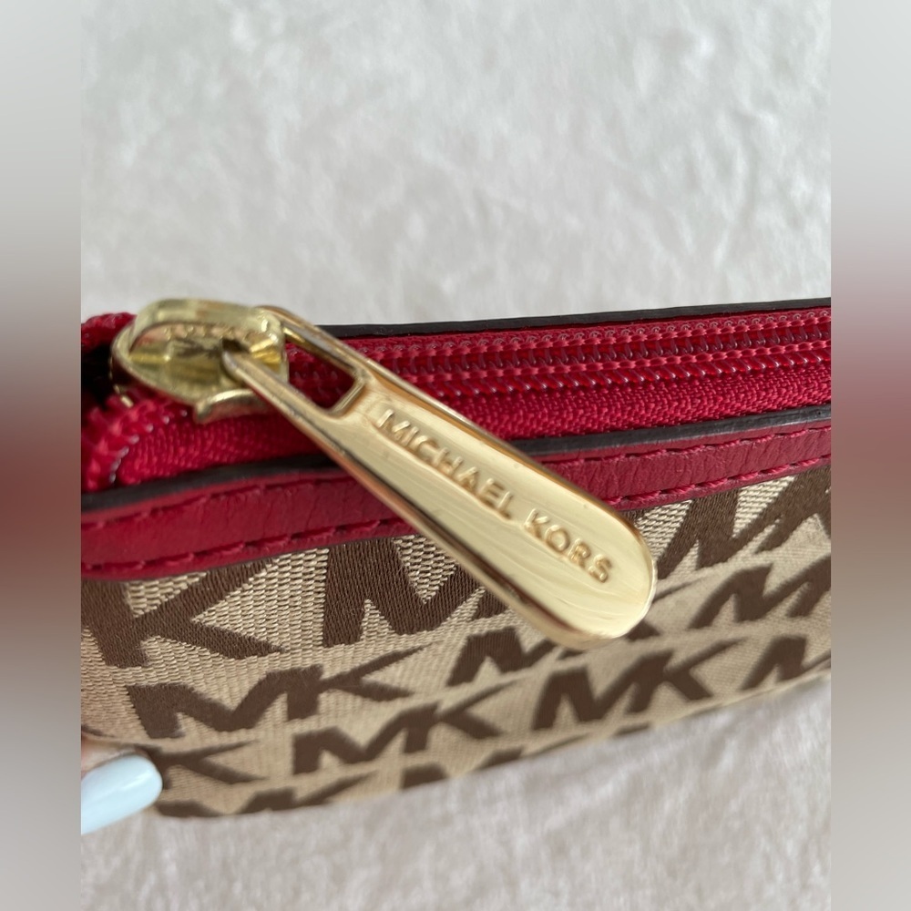 MICHAEL Michael Kors Signature
Jacquard Wristlet - Picture 9 of 12